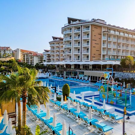 Ramada Resort Kusadasi & Golf Exterior foto