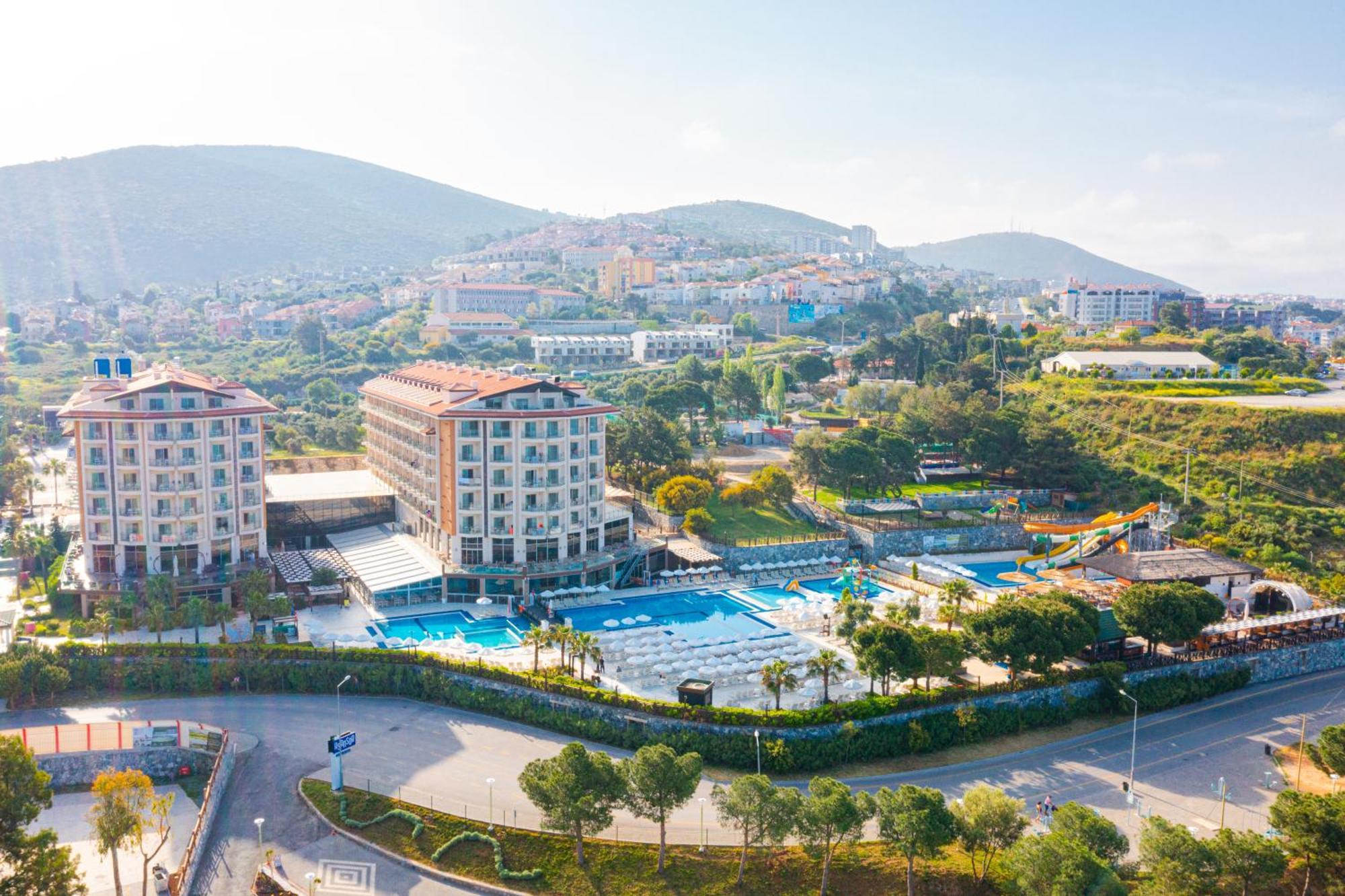 Ramada Resort Kusadasi & Golf Exterior foto Adalya Resort
